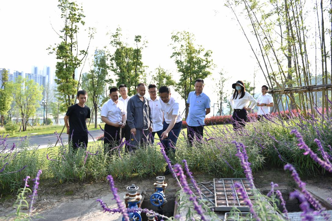 清源水務(wù)公司黨委書記、董事長周燕賓率隊調(diào)研世界動力電池大會、“中、高考”供水保障工作